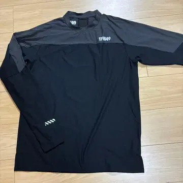 TFW49 골프 남성용 셔츠 새상품급 L 사이즈 블랙 x 그레이