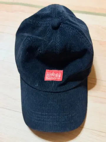 Manhattan Portage 블랙 코듀로이 캡