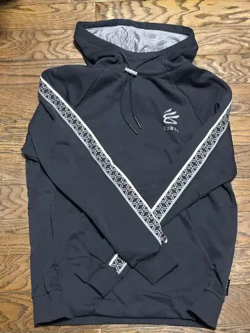CURRY 블랙 후드티 후드 부착