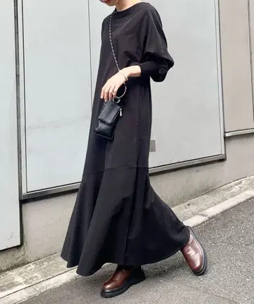 블랙 롱 원피스 백 레이스업