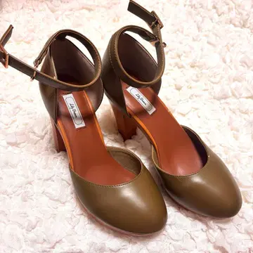 릴리 브라운 우드힐 스트랩 펌프스 올리브 L