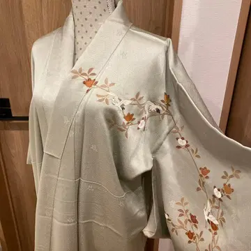 연한 녹색 호몬기 귤과 학 무늬 이중 기모노 바탕 무늬 있음