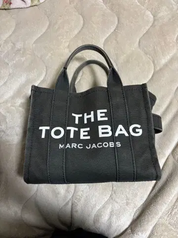 MARC JACOBS THE TOTE BAG