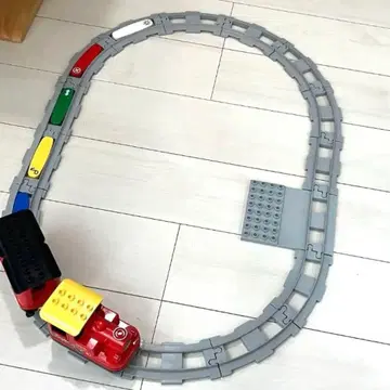 레일 포함 기차 세트 빨간색/블랙/옐로우 컬러