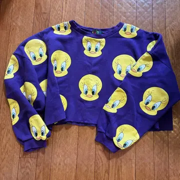 트위티 패턴 퍼플 크롭 맨투맨