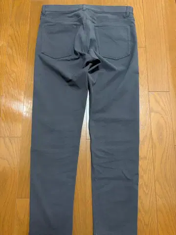 띠어리 슬랙스 남성용 차콜 그레이