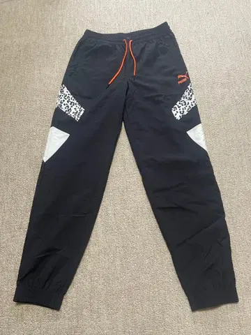 Puma 새상품 레오파드 무늬 저리 팬츠 M