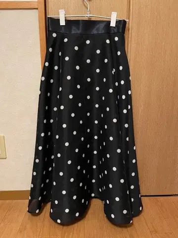 라 부티크 봉봉 도트 스커트 사이즈 36