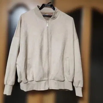 [새상품급] 어반 리서치 베이지 집업 자켓