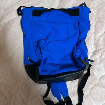 파란 나일론 백팩