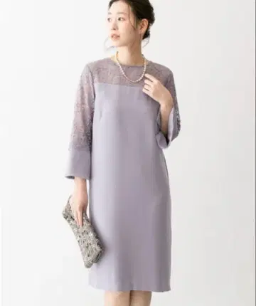 어반 리서치 로쏘 레이스 절개 플레어 슬리브 드레스