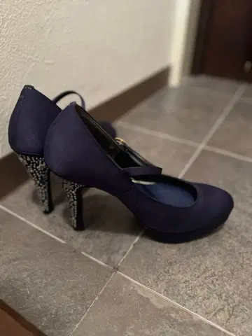 에스페란자 10cm 눈꽃송이 힐 네이비 펌프스