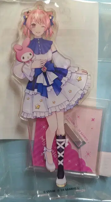 컬러풀 피치 아크릴 스탠드 산리오 콜라보