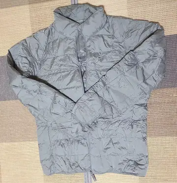 유니클로 울트라 라이트 다운 다운 재킷 M