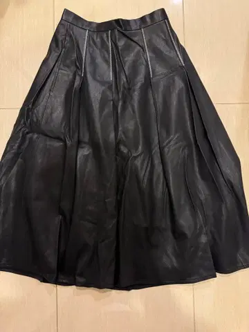 CELFORD 인조 가죽 플레어 스커트 블랙 38