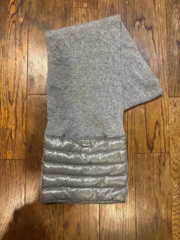 HERNO 그레이 머플러 다운 패널 부착