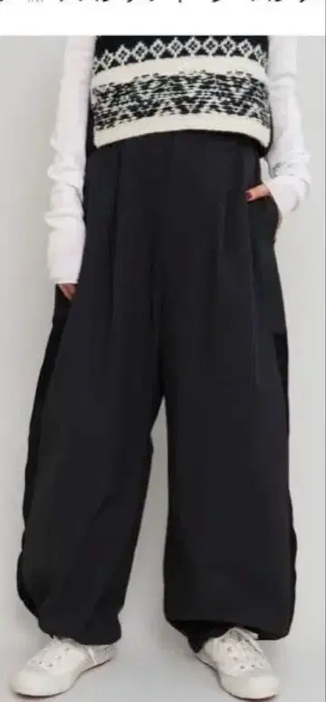 새상품급! iki 새틴 절개 이지 팬츠