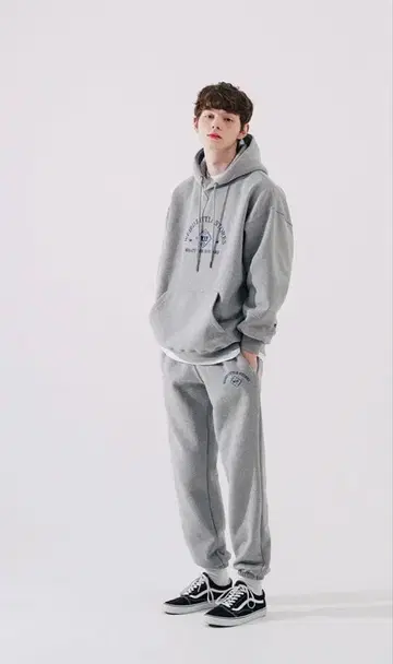 WEIRD LITTLE STORES 셋업