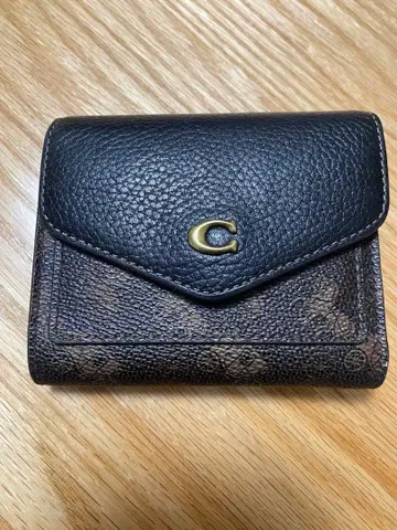 C 블랙 3단 폴더형 지갑 가죽