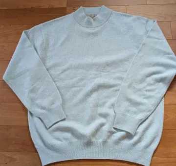 라이트 블루 긴팔 니트 스웨터