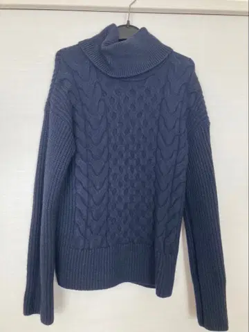 [ 새상품급 ] 네이비 터틀넥 니트