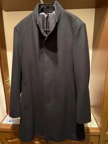 컴시즘 블랙 스텐카라 코트