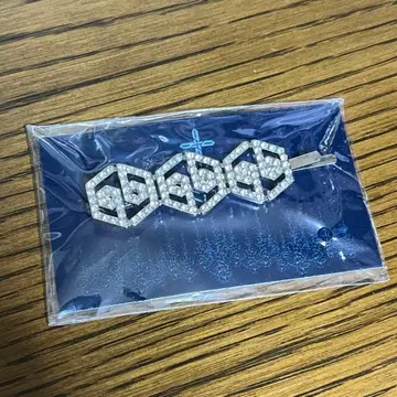 [ 미사용품 ] 여왕벌 큐빅 헤어핀 로고ver