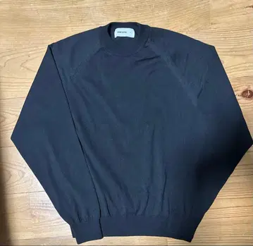 everyone M 블랙 니트 스웨터