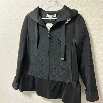 Style Beauty 비쥬 장식 블랙 후드티