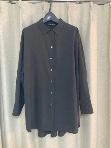 mizuiroind 다크 그레이 긴팔 셔츠