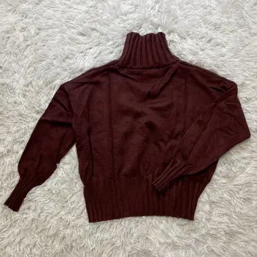 fifth (피프스) 터틀넥 M 사이즈 택 포함 미사용 새상품