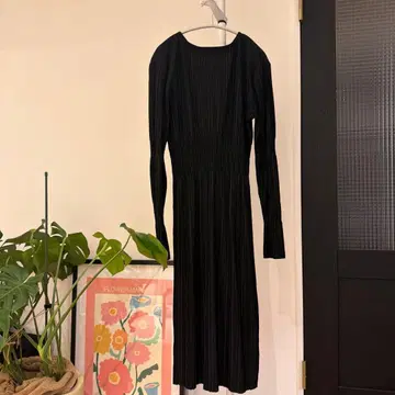 새상품급 블랙 플리츠 롱 원피스