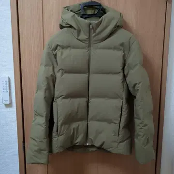 UNIQLO 경량 다운 자켓 S 사이즈