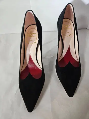 블랙 스웨이드 스틸레토 하이힐