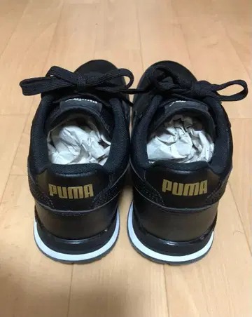 PUMA 블랙 스니커즈
