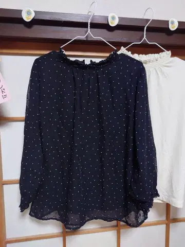 Petit Honfleur 프릴 시스루 긴팔 블라우스 9