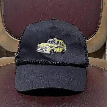 데드스탁 메쉬 캡 블랙 택시 로고 자수 트래커