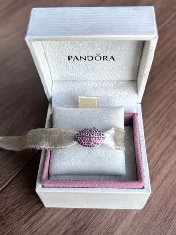 판도라 PANDORA 레드 립 참