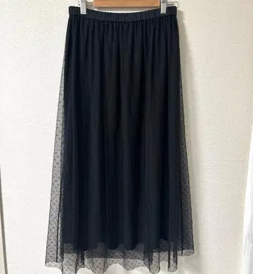 블랙 도트 무늬 튤 플레어 스커트