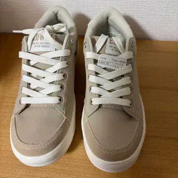 EDWIN 베이지 스니커즈 한번 읽어주세요