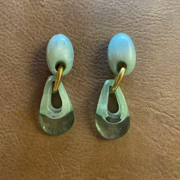 도미니크 데나이브 드롭형 귀찌