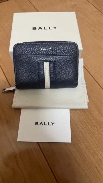 BALLY 라운드 지퍼 코인 케이스 중고품
