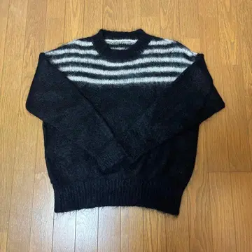 유니폼 익스페리먼트 모헤어 스웨터