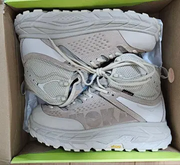 HOKA ONE ONE M TOR ULTRA HI WP 8