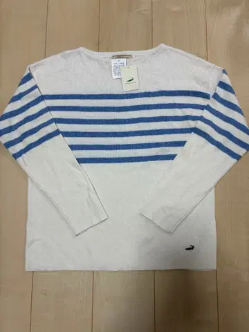 크로커다일 L 화이트와 파랑 보더 긴팔 스웨터