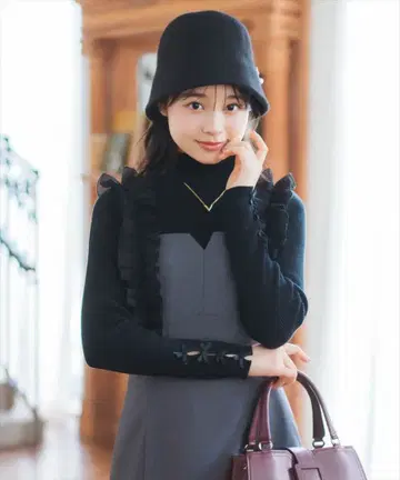 윌셀렉션 프릴 숄더 머메이드 원피스