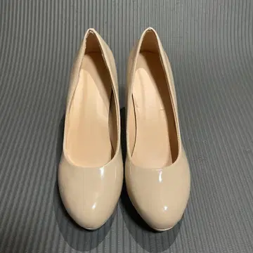 베이지 플레인 펌프스 힐 10cm