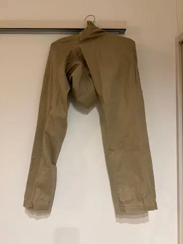 DEUS EX MACHINA (데우스 엑스 마키나) 베이지 치노 팬츠