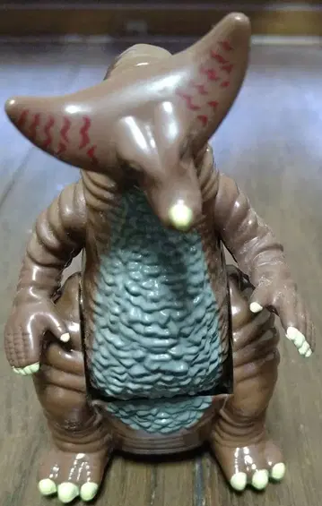 고모라 가동식 피규어 브라운