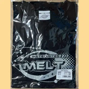 메테오라 FIRST 1MPACT 글리터 로고 T셔츠 멜트